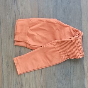 Zenana L/XL pumpkin leggings with ruched knees